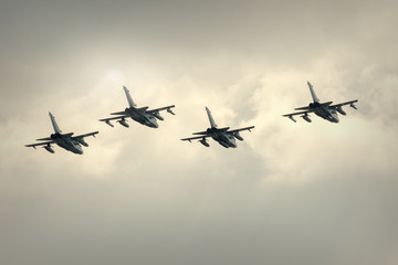 Formation of swivel wing aircraft