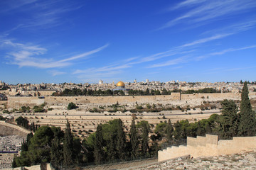 Fototapeta na wymiar Temple Mount, Dome of the Rock, Al-Aqsa Mosque and Golden Gate as seen from the Mount of Olives.