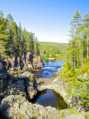 Fototapeta na wymiar Oulanka Nationalpark, Fluss, Finnland, Nordostfinnland