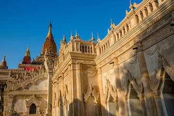 Fototapeta premium White Ananda Temple - Bagan, Myanmar