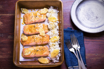 Hawaiian salmon with pineapple and rice