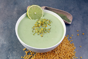 Lentil soup witch matcha and lime in a bowl for vegan, gluten free, allergy-friendly, clean eating and raw diet.