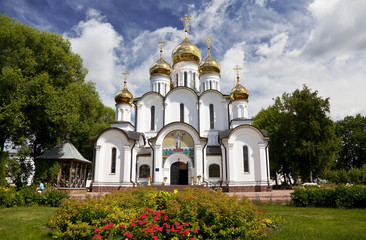 Fototapeta na wymiar Svyato-Nikolsky nunnery. St. Nicholas Cathedral. Pereslavl-Zalessky. Russia