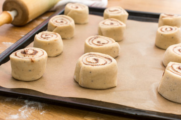 Making delicious cinnamom rolls