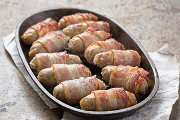 Pigs in blankets