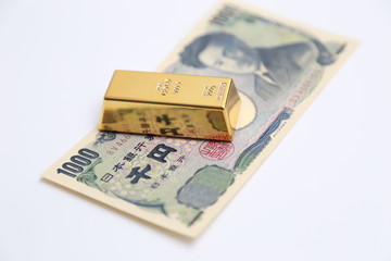 japanese money and gold bullion