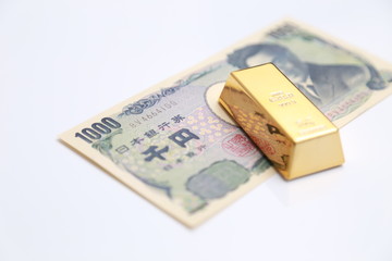 japanese money and gold bullion