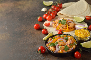 Fajita with chicken and yellow pepper
