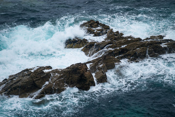 Fels in der Brandung Cap Sizun Bretagne