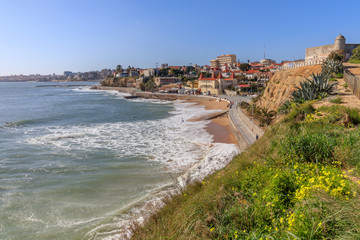 Fototapeta na wymiar Vista da Praia da Poça no Estoril
