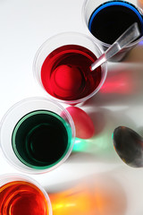 Bunte Osterfarben