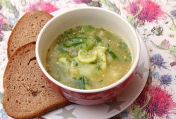 Gurkensuppe