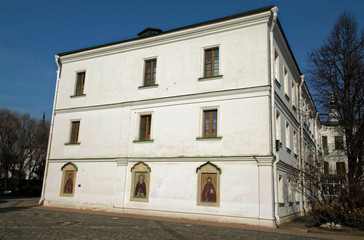 a walk through Moscow to the monastery