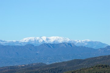 Fototapeta na wymiar Snowy Pyrenees
