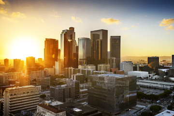 Naklejka premium Downtown Skyline o zachodzie słońca. Los Angeles, Kalifornia, USA