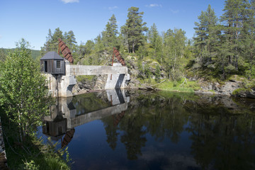 Fototapeta na wymiar Old Norwegian industry dam