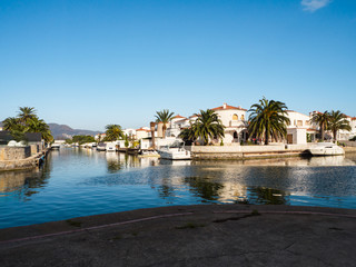 Paisajes de Ampuriabrava, paseando en febrero de 2017, Girona, Cataluña