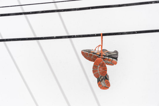 Shoe Tossing In Montreal