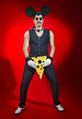 Man as a mouse with a cheese