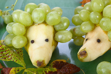 Igel aus Fr&uuml;chten