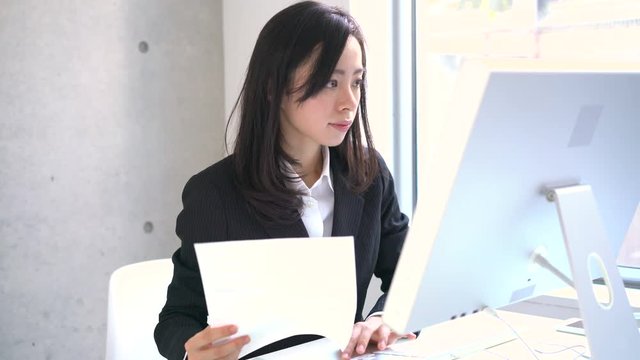 ビジネスウーマン