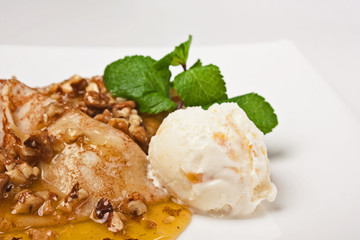 Ice cream with honey