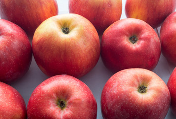 Fototapeta na wymiar ripe red apples
