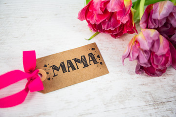 Ein schönes Geschenk mit Blumen