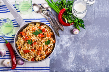 Pasta with vegetables and meat