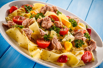 Pasta with tuna and vegetables