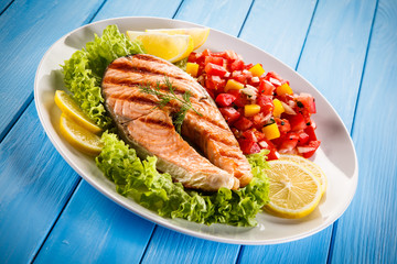 Grilled salmon and vegetables