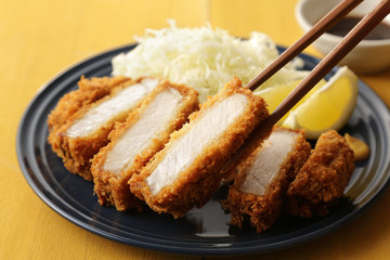 とんかつ　Japanese pork cutlet Tonkatsu