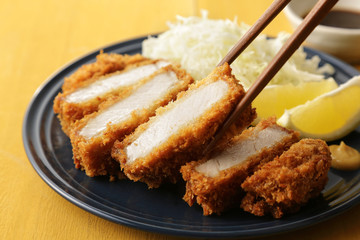 とんかつ　Japanese pork cutlet Tonkatsu