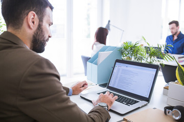 Obraz premium Businessman working in the office