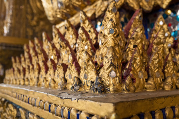 statues at grand palace