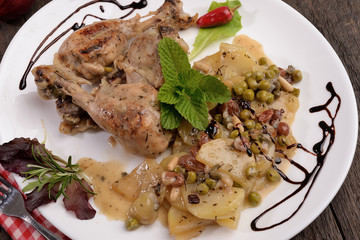 chicken legs with potatoes and aromas