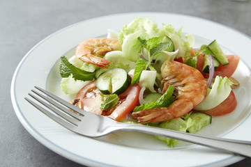 Shrimp salad with cucumber