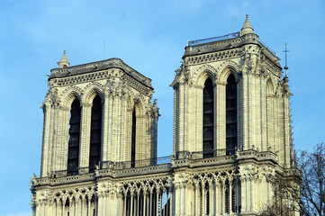 Fototapeta na wymiar Notre-Dame de Paris - 1