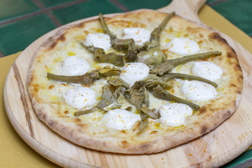 white, wedding, bouquet, food, outdoor, husband, pizza, italian