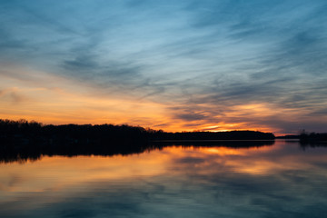 Fototapeta na wymiar Sunset on a lake