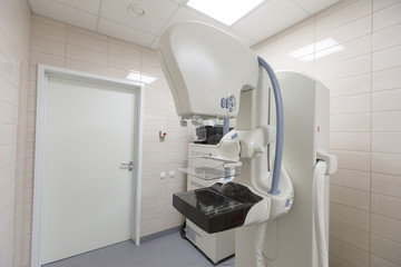 Fototapeta na wymiar Modern mammography x-ray machine in laboratory for screening breast cancer