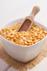 Split peas containing zinc and dietary fiber, healthy nutrition