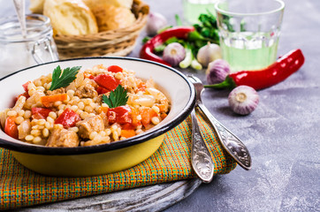 Pasta with vegetables and meat