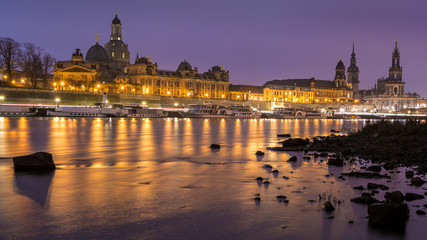 Brühlsche Terrasse in Dresden in der Dämmerung, Sachsen in Deutschland