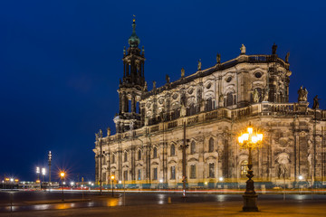 Fototapeta premium Hofkirche in Dresden Altstadt am Abend, Sachsen in Deutschland