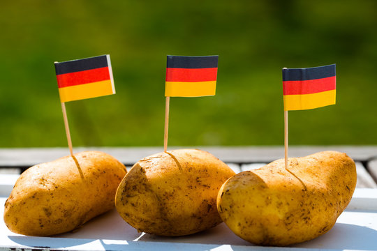 Kartoffeln mit Deutschland Fahne