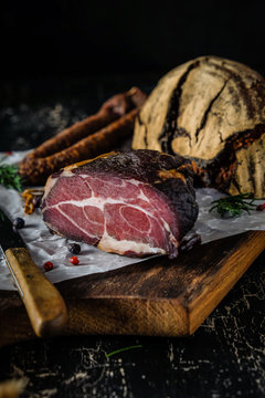 Vesperbrett mit Wildschinken und Brot