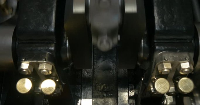 Steam engine crankshaft and connecting rod