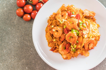 fried rice with korea spicy sauce and shrimps