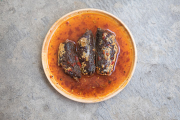 Fried mackerel in chilli sauce